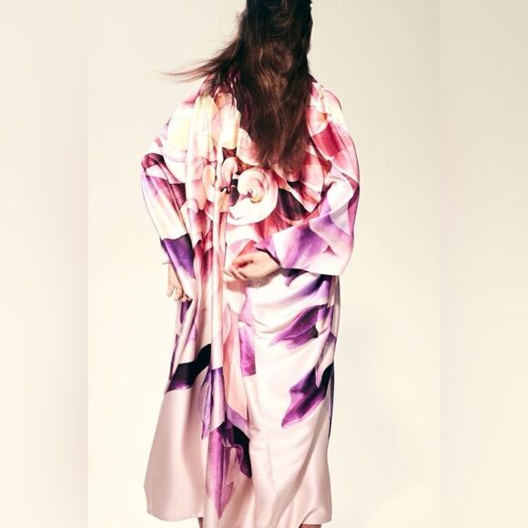 H&M Modest Ramadan Collection Satin Kaftan Dress - Picture 6 of 8